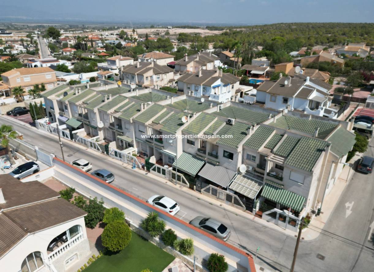 Resale - Townhouse - La Marina - Urbanización La Marina