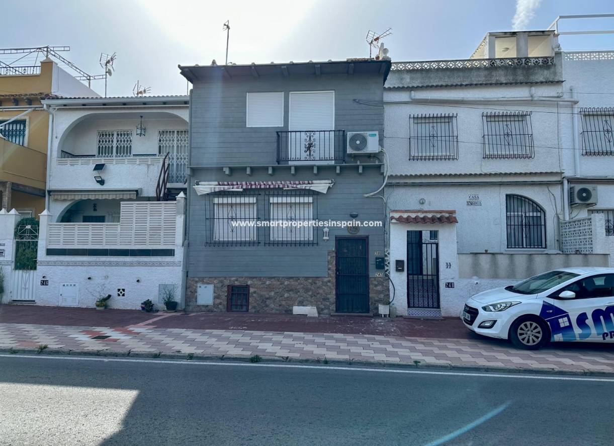 Resale - Townhouse - La Marina - Urbanización La Marina