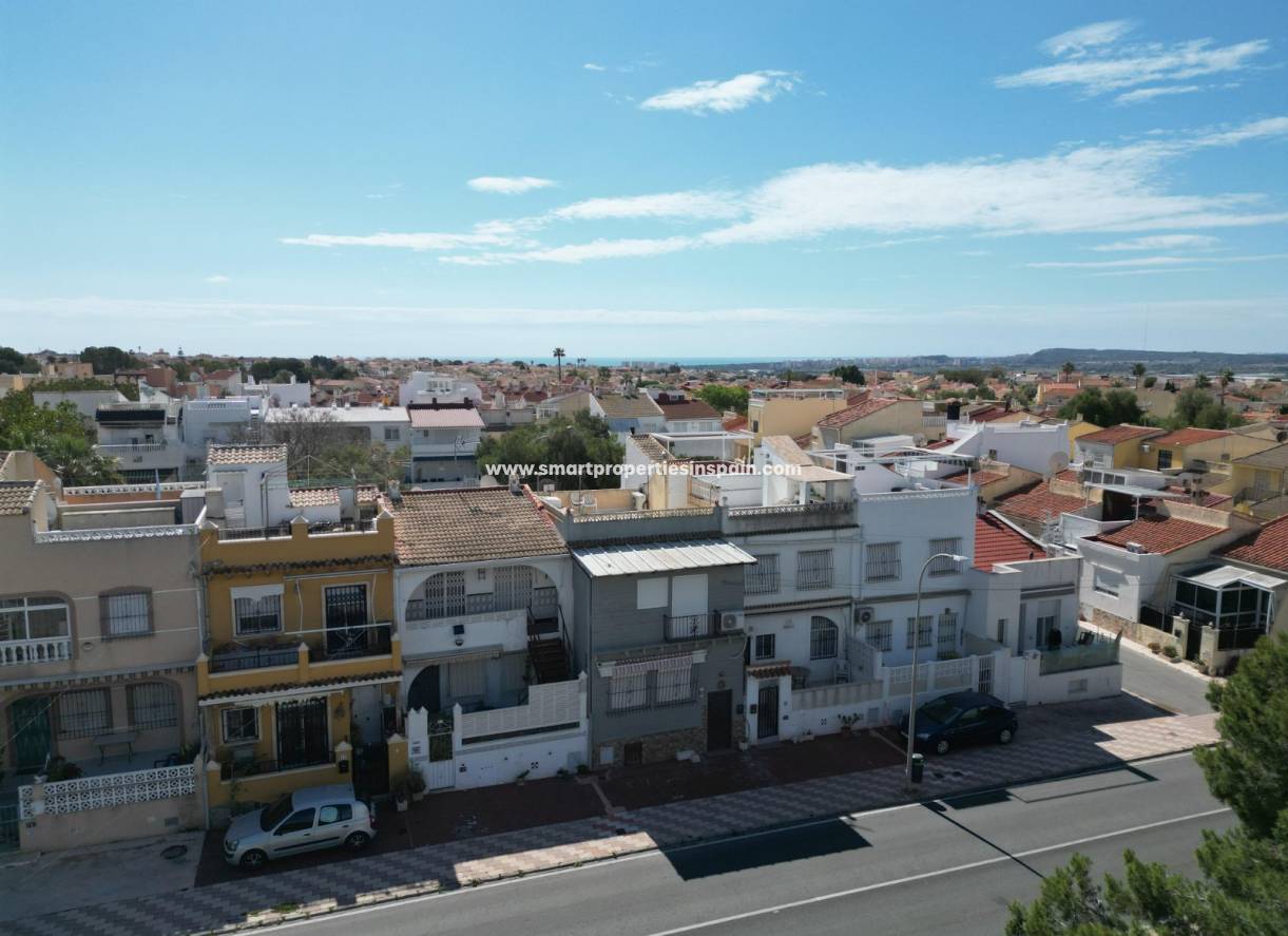 Resale - Townhouse - La Marina - Urbanización La Marina