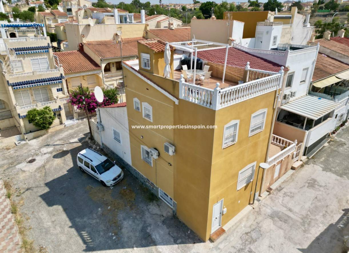 Resale - Townhouse - La Marina - Urbanización La Marina
