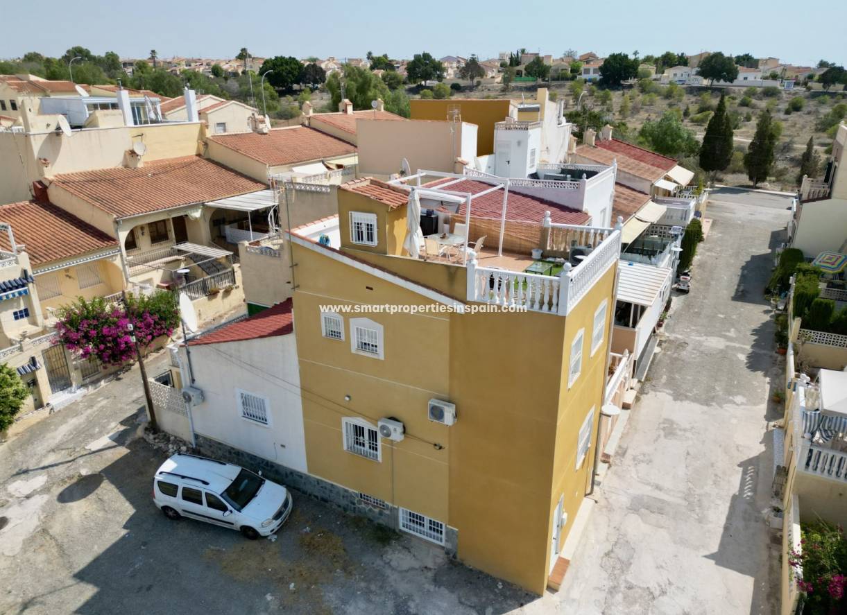 Resale - Townhouse - La Marina - Urbanización La Marina