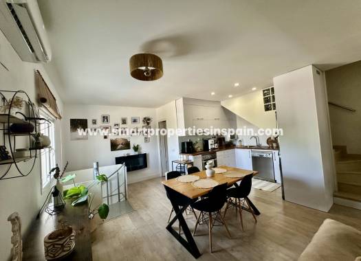 Resale - Townhouse - La Marina - Urbanización La Marina