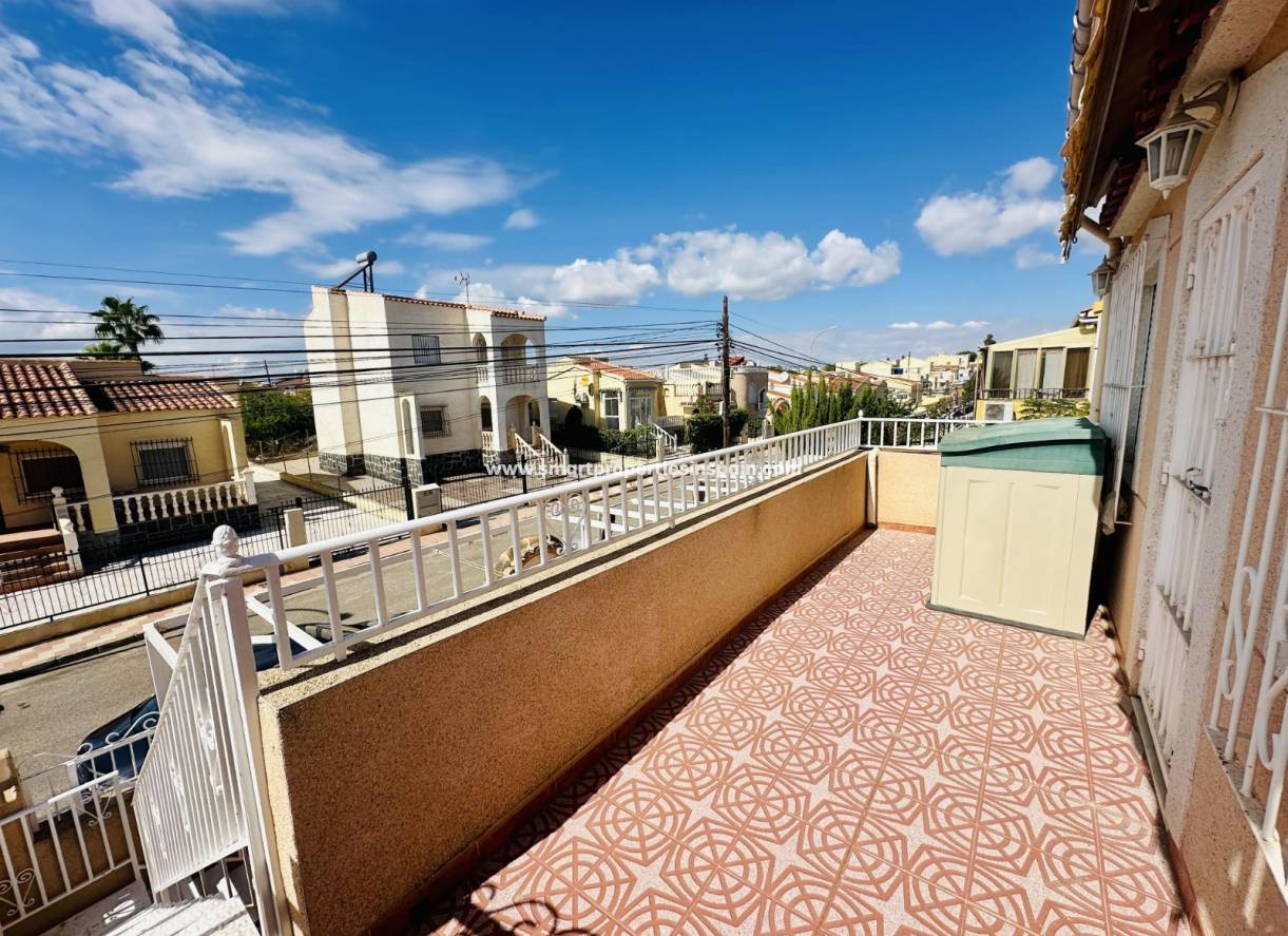 Resale - Townhouse - La Marina - Urbanización La Marina