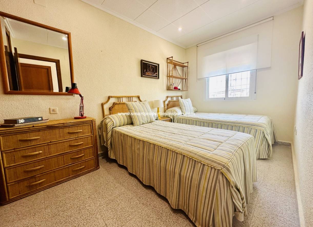 Resale - Townhouse - La Marina - Urbanización La Marina