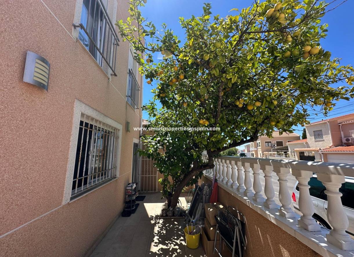 Resale - Townhouse - La Marina - Urbanización La Marina