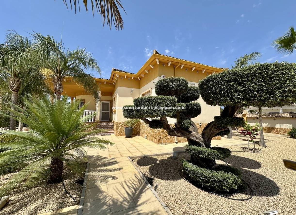 Reventa - Casa de campo - Catral