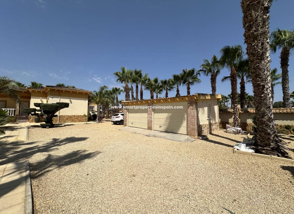 Reventa - Casa de campo - Catral