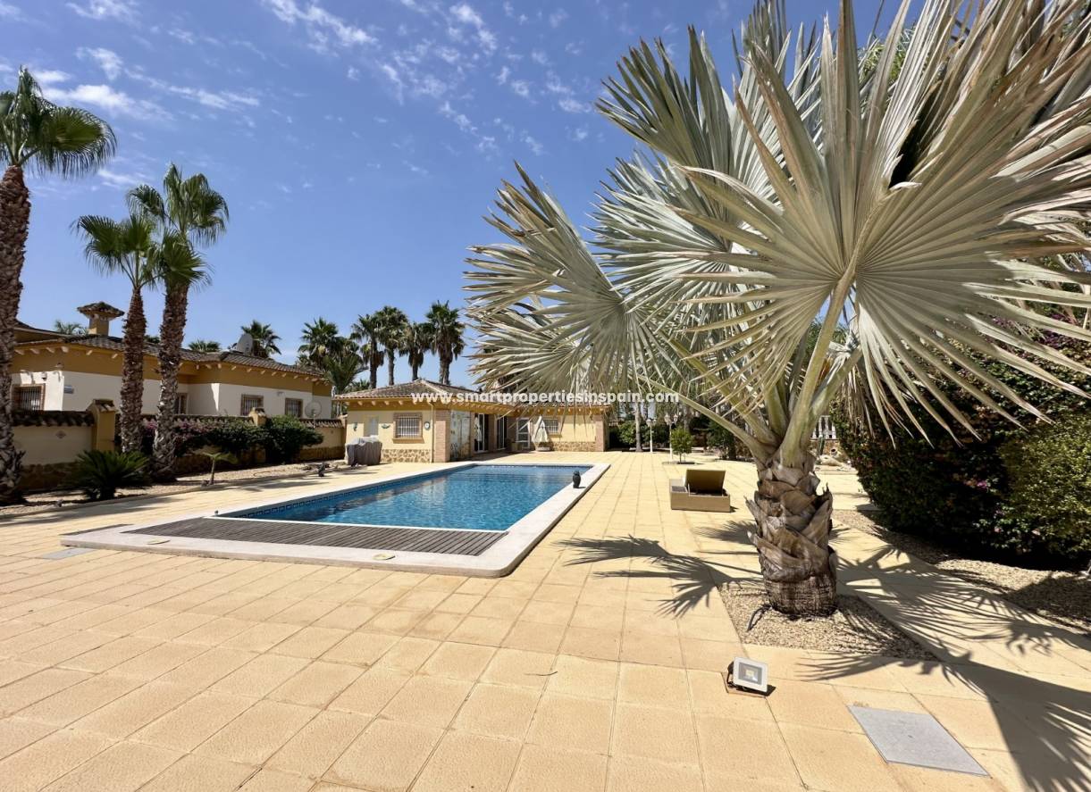 Reventa - Casa de campo - Catral