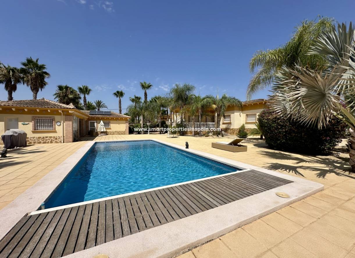 Reventa - Casa de campo - Catral