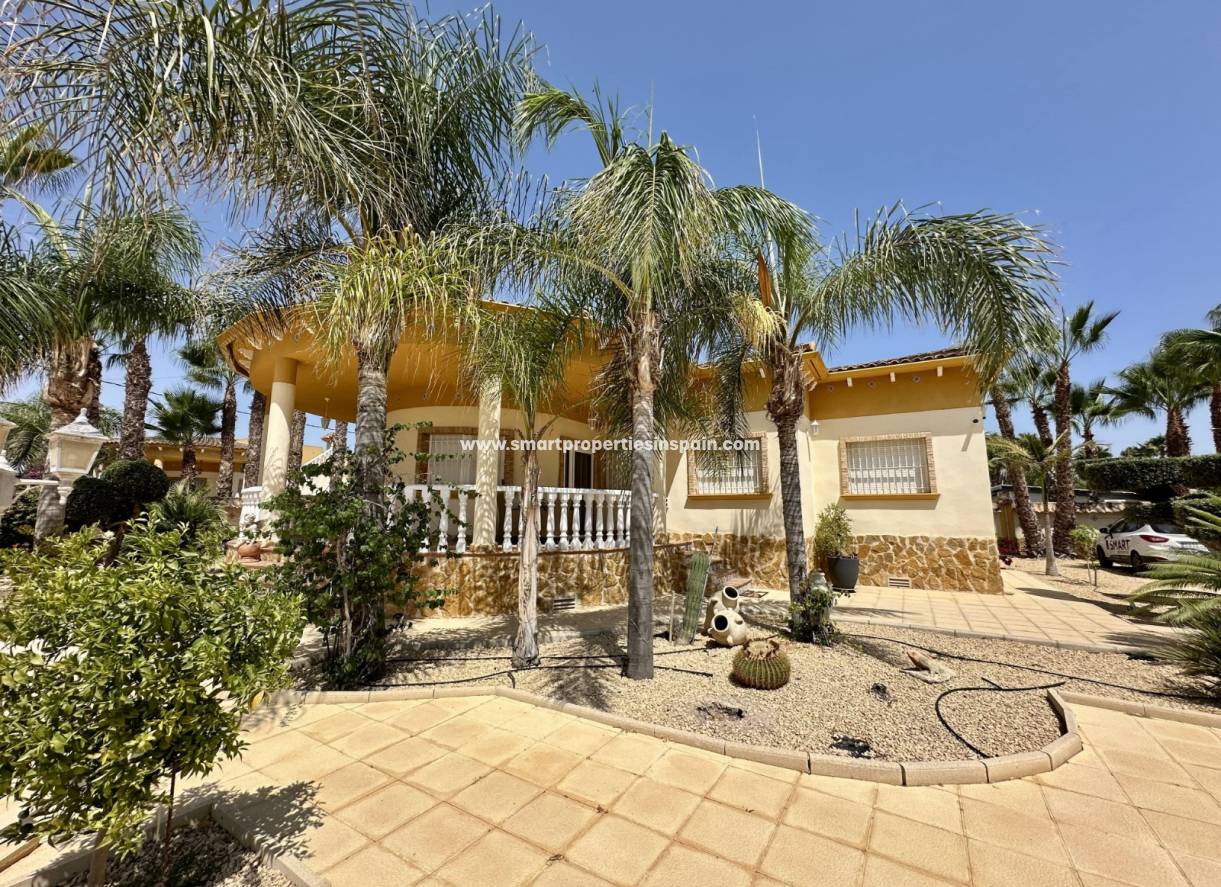 Reventa - Casa de campo - Catral