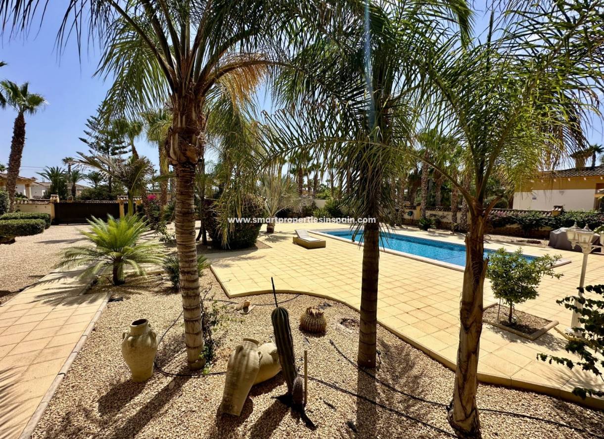 Reventa - Casa de campo - Catral