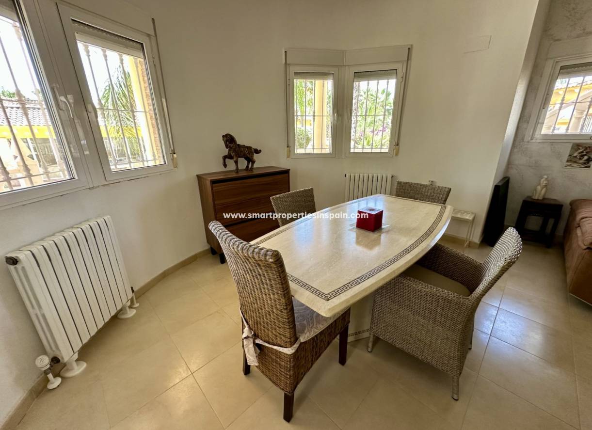 Reventa - Casa de campo - Catral