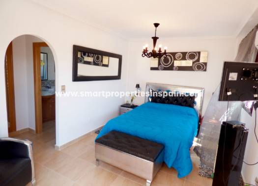 Reventa - Chalet Independiente - La Marina - Urbanización La Marina