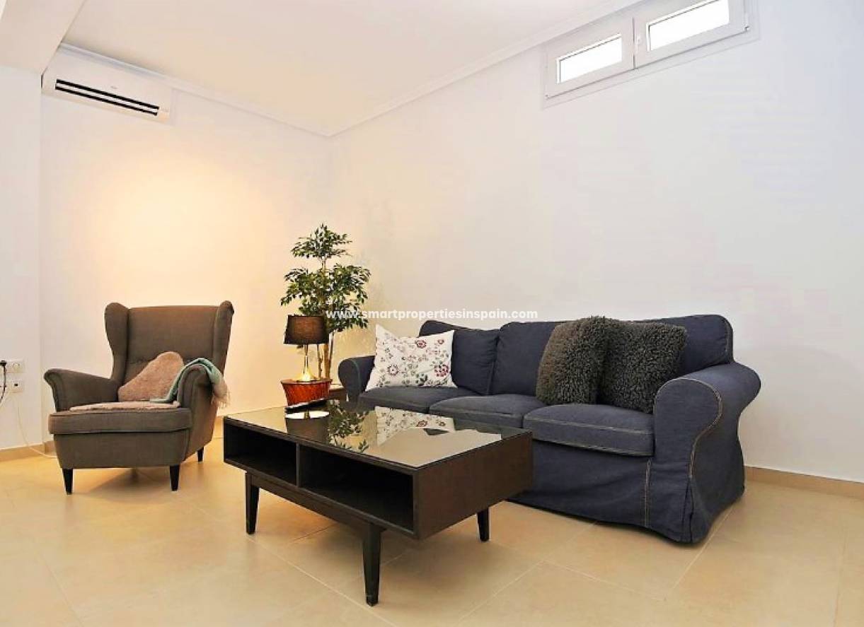 Reventa - Chalet Independiente - La Marina - Urbanización La Marina