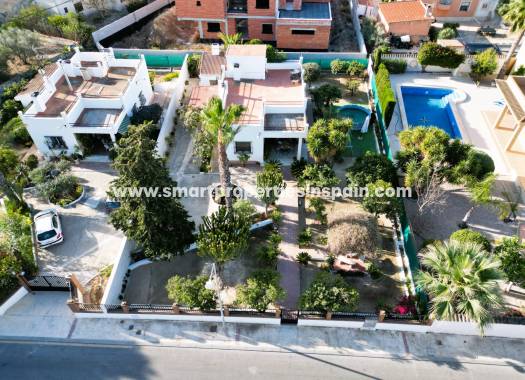 Reventa - Chalet Independiente - La Marina - Urbanización La Marina