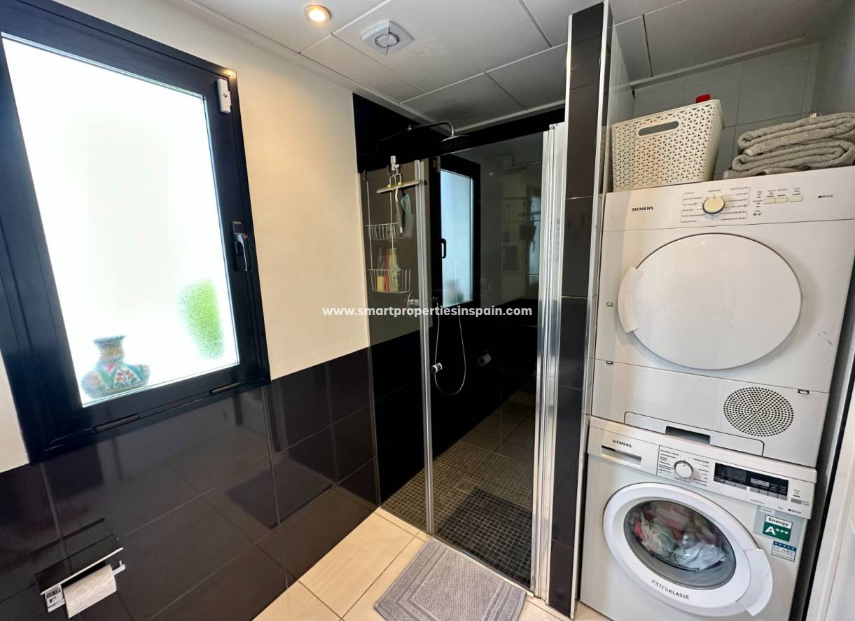 Reventa - Chalet Independiente - La Marina - Urbanización La Marina