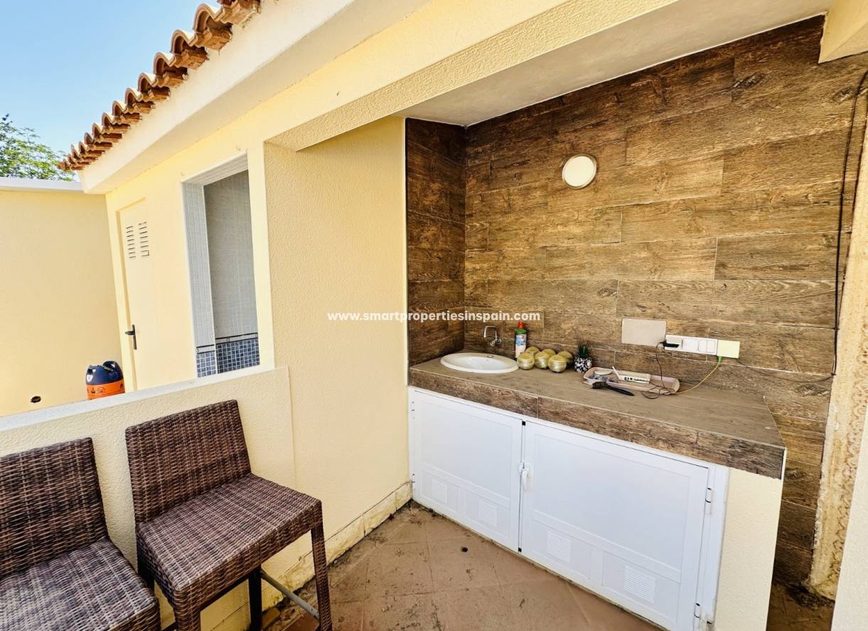 Reventa - Chalet Independiente - La Marina - Urbanización La Marina