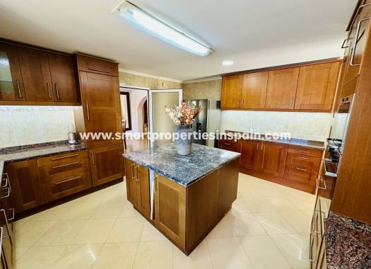 Reventa - Chalet Independiente - La Marina - Urbanización La Marina
