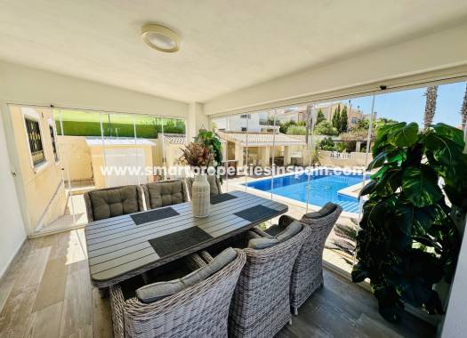 Reventa - Chalet Independiente - La Marina - Urbanización La Marina