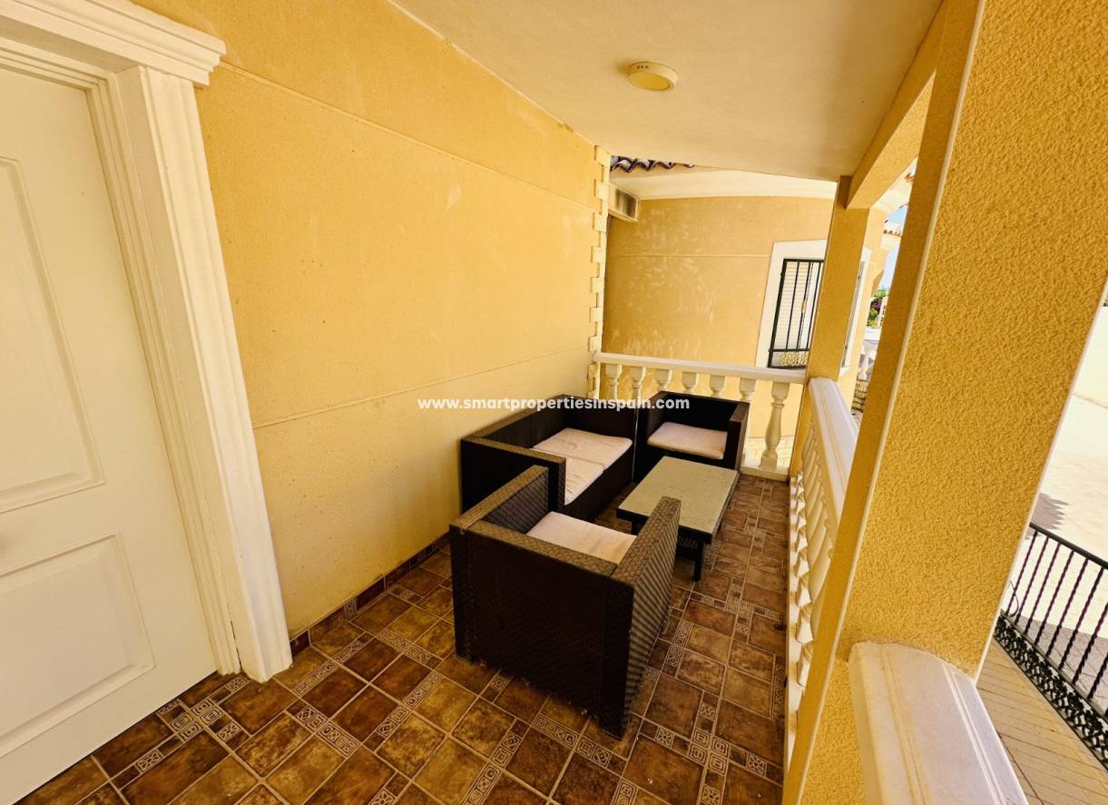 Reventa - Chalet Independiente - La Marina - Urbanización La Marina