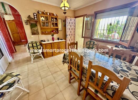 Reventa - Chalet Independiente - La Marina - Urbanización La Marina
