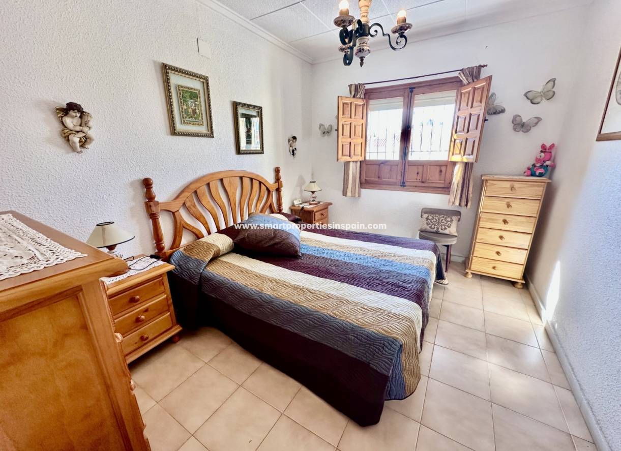 Reventa - Chalet Independiente - La Marina - Urbanización La Marina