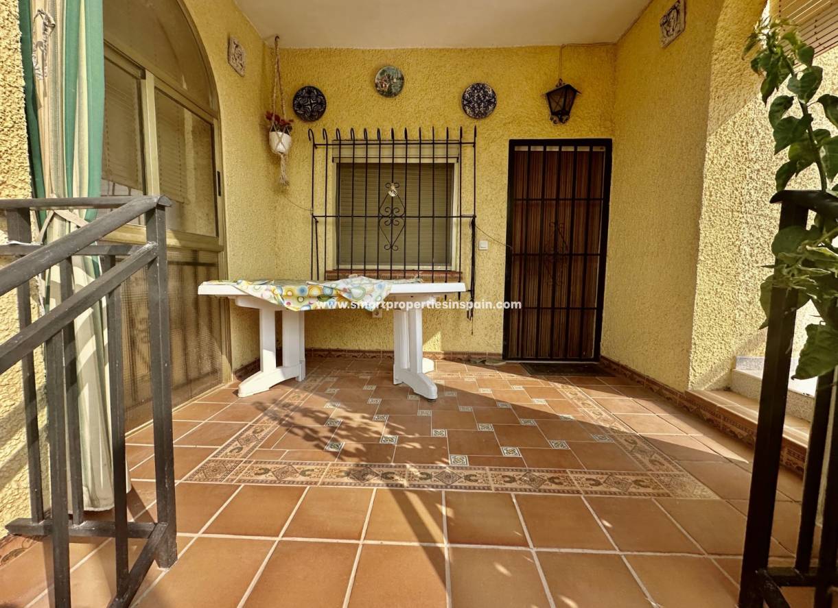 Reventa - Chalet Independiente - La Marina - Urbanización La Marina