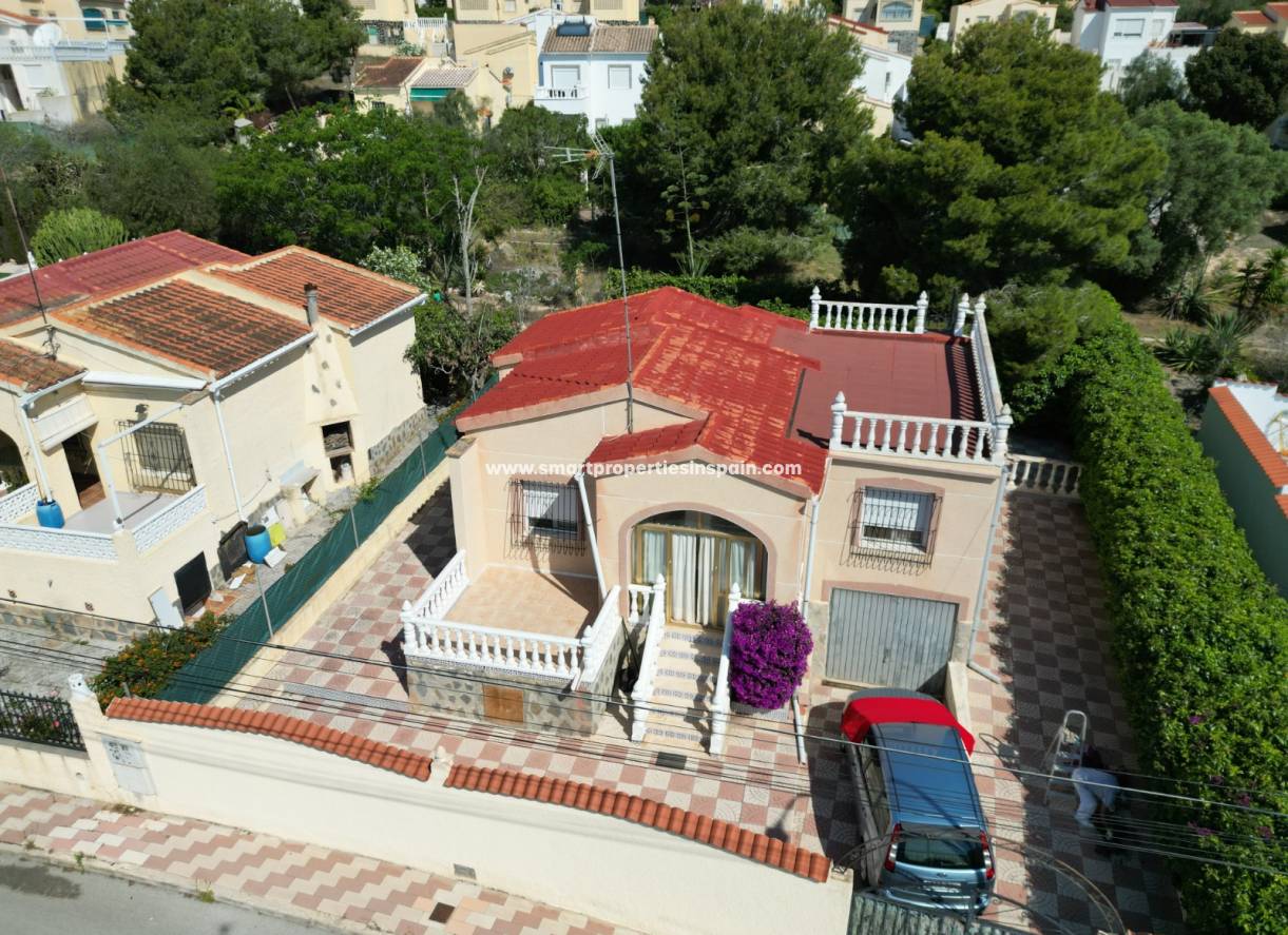 Reventa - Chalet Independiente - La Marina - Urbanización La Marina