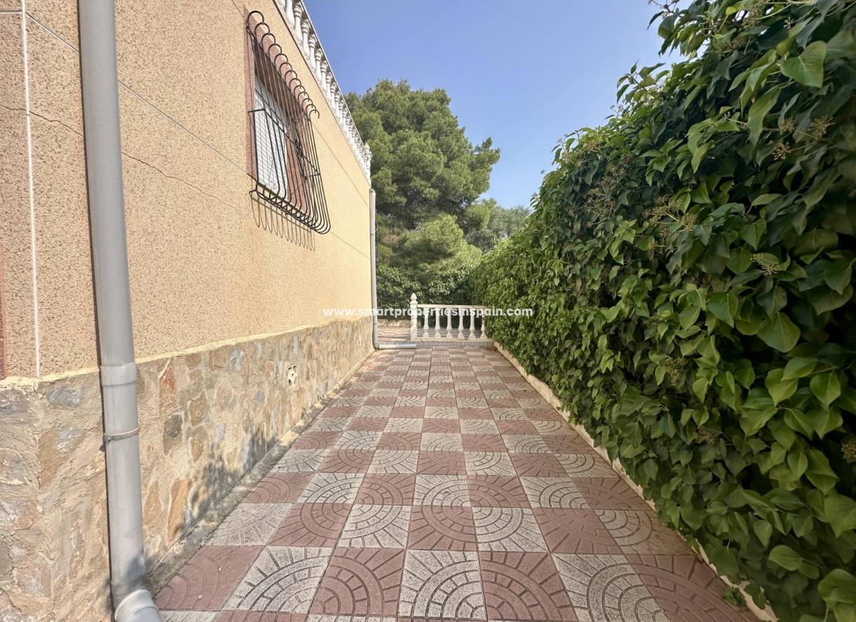 Reventa - Chalet Independiente - La Marina - Urbanización La Marina