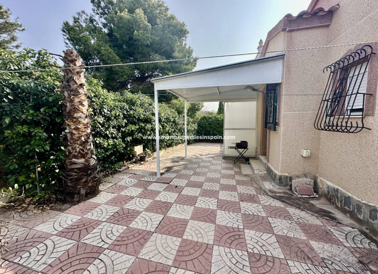 Reventa - Chalet Independiente - La Marina - Urbanización La Marina