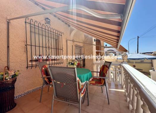 Reventa - Chalet Independiente - La Marina - Urbanización La Marina