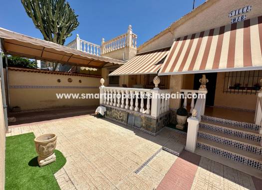 Reventa - Chalet Independiente - La Marina - Urbanización La Marina