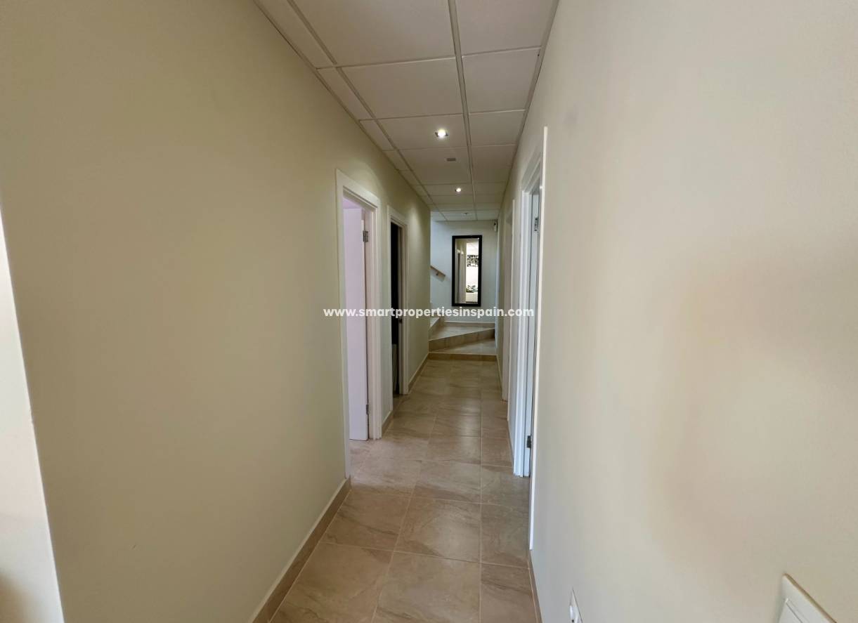 Reventa - Chalet Independiente - La Marina - Urbanización La Marina
