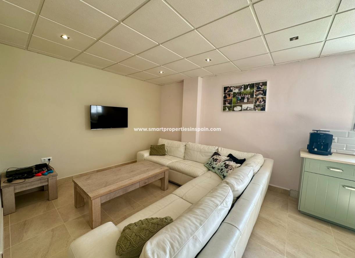 Reventa - Chalet Independiente - La Marina - Urbanización La Marina