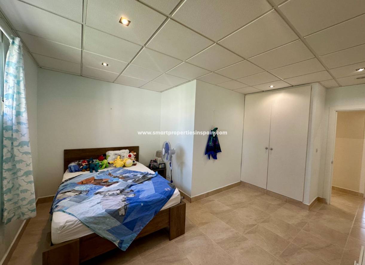 Reventa - Chalet Independiente - La Marina - Urbanización La Marina