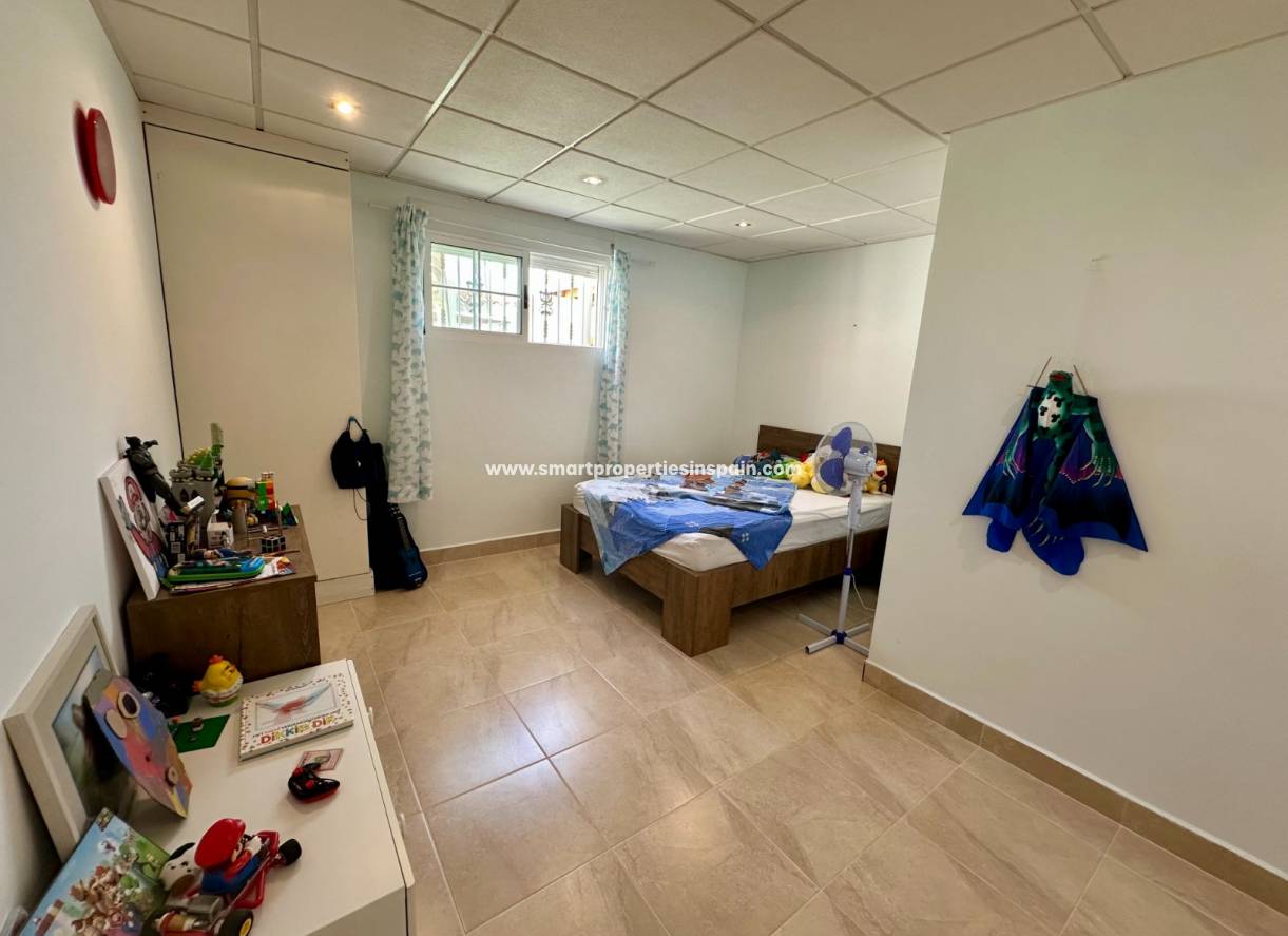 Reventa - Chalet Independiente - La Marina - Urbanización La Marina