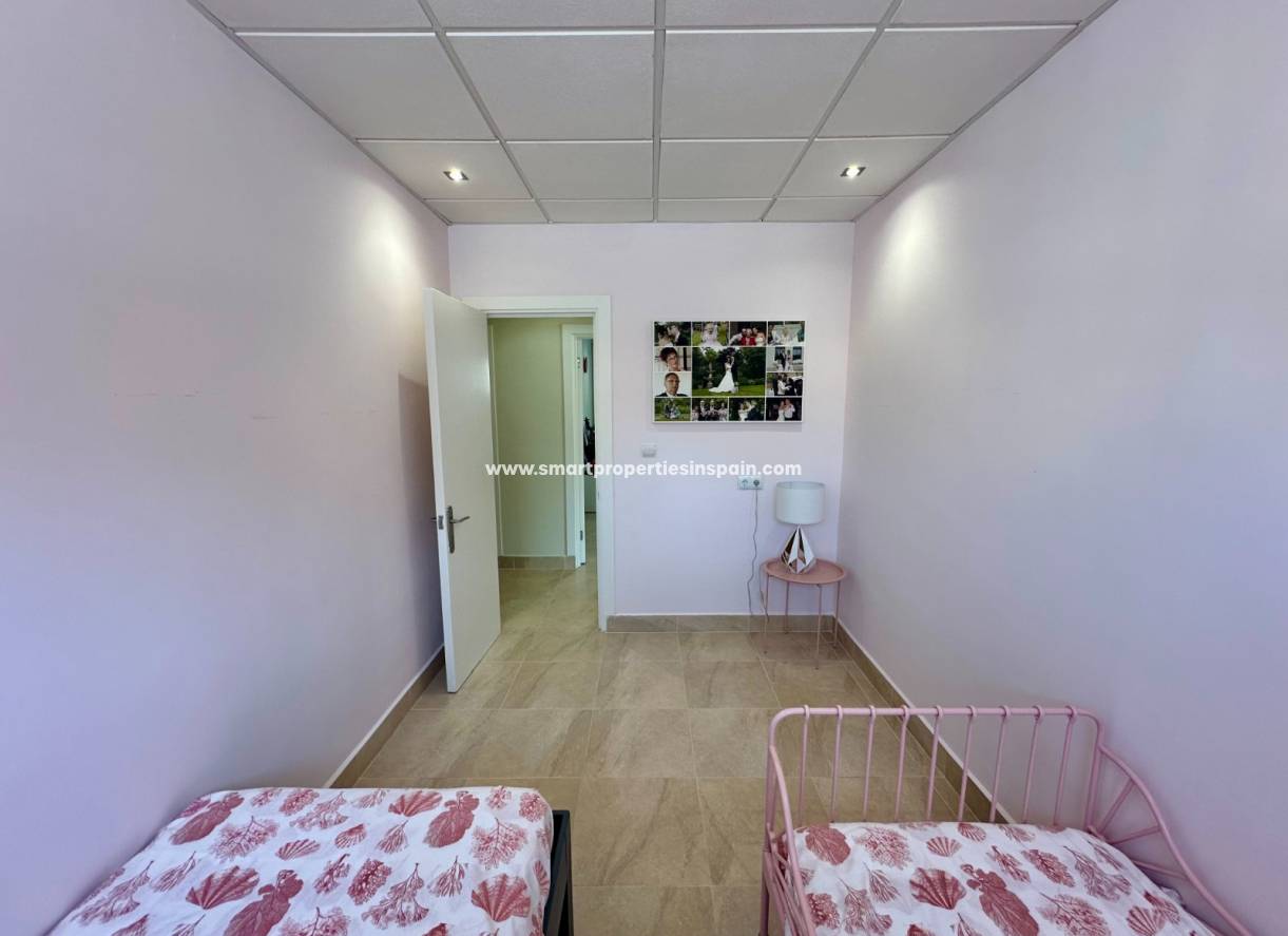 Reventa - Chalet Independiente - La Marina - Urbanización La Marina