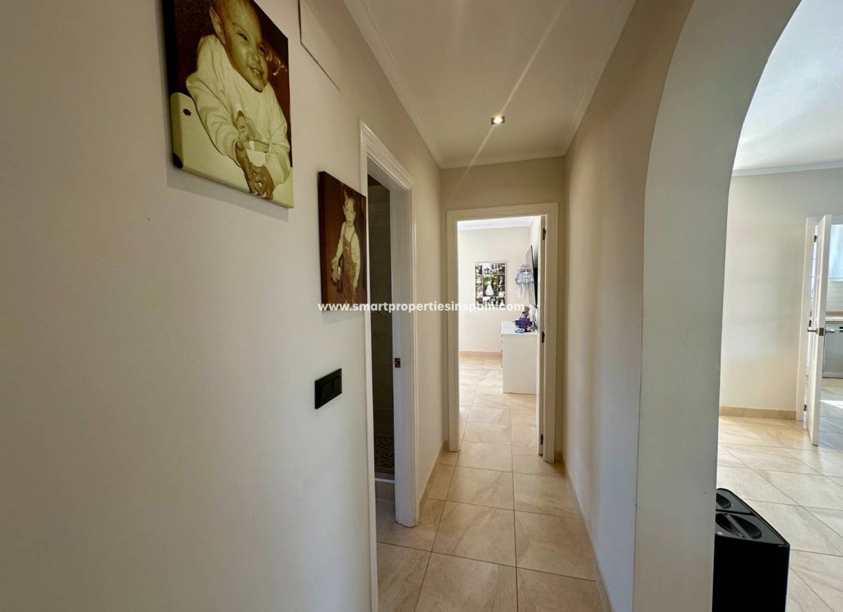Reventa - Chalet Independiente - La Marina - Urbanización La Marina