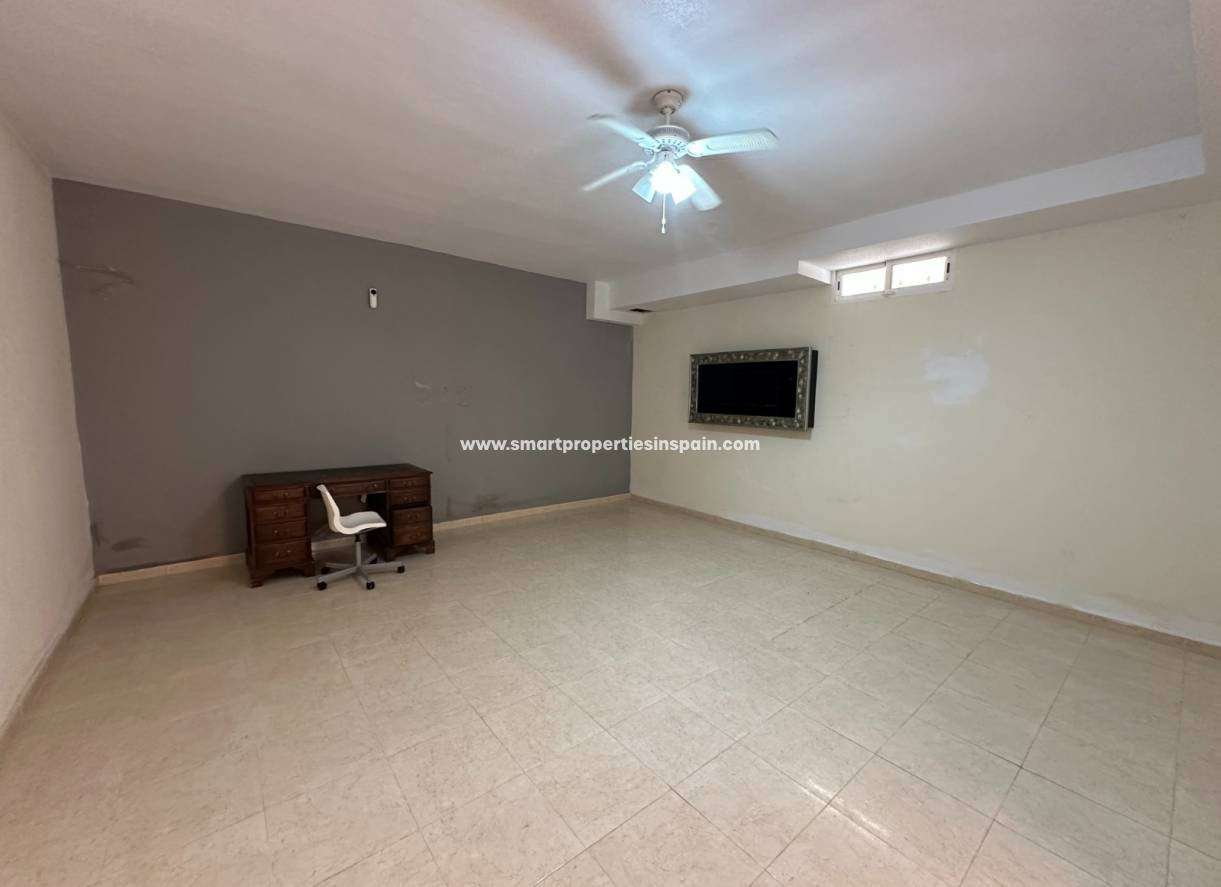 Reventa - Chalet Independiente - La Marina - Urbanización La Marina