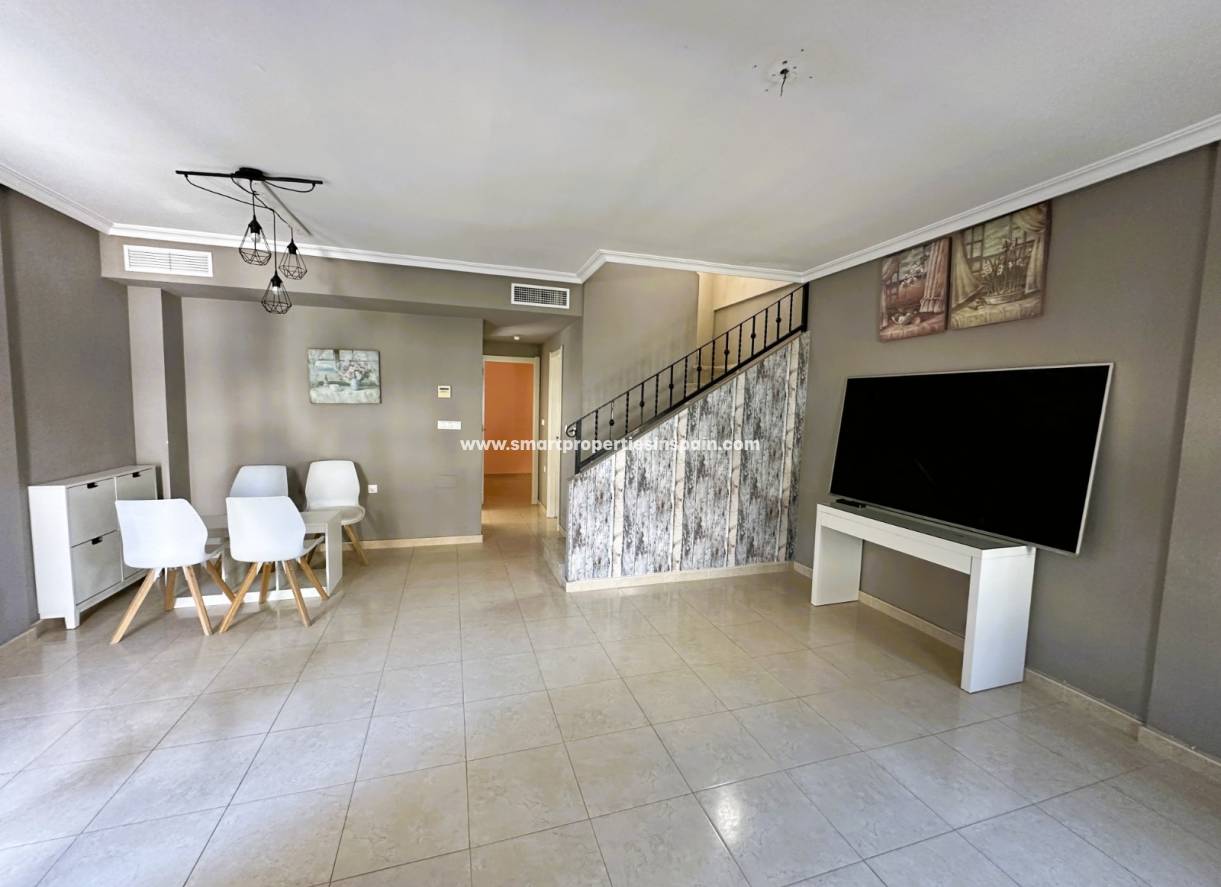 Reventa - Chalet Independiente - La Marina - Urbanización La Marina
