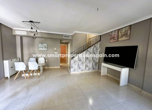 Reventa - Chalet Independiente - La Marina - Urbanización La Marina