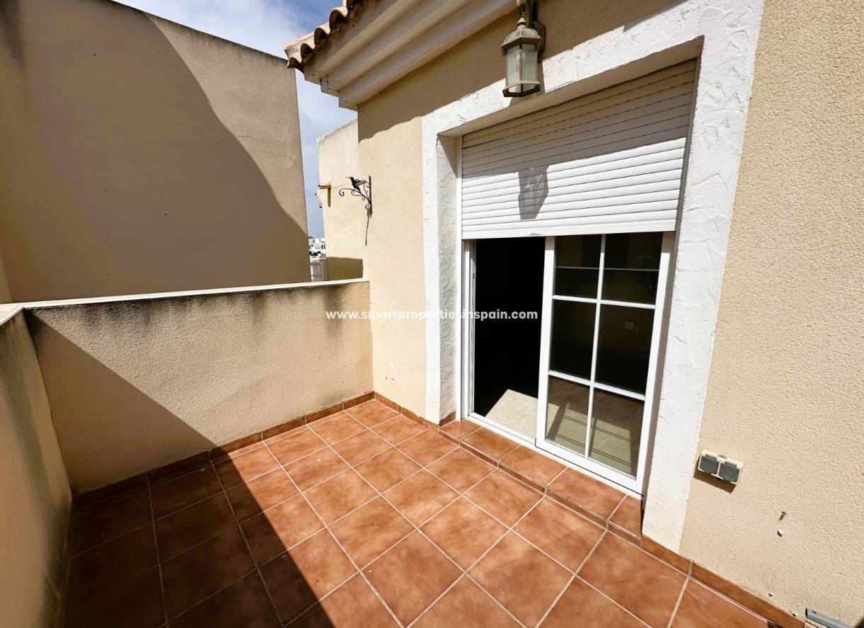 Reventa - Chalet Independiente - La Marina - Urbanización La Marina