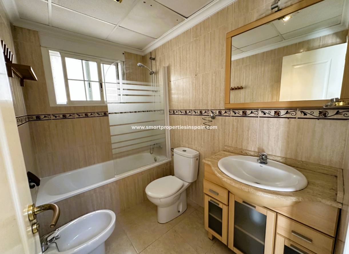 Reventa - Chalet Independiente - La Marina - Urbanización La Marina