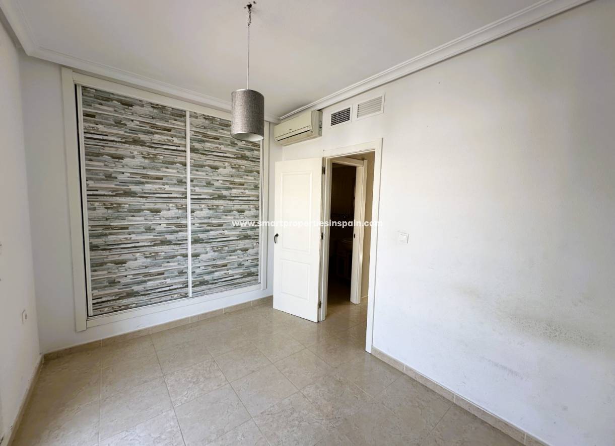 Reventa - Chalet Independiente - La Marina - Urbanización La Marina