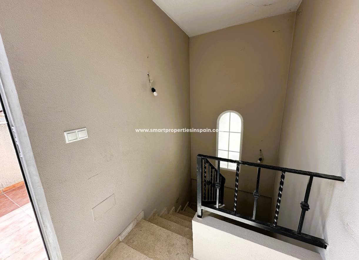 Reventa - Chalet Independiente - La Marina - Urbanización La Marina