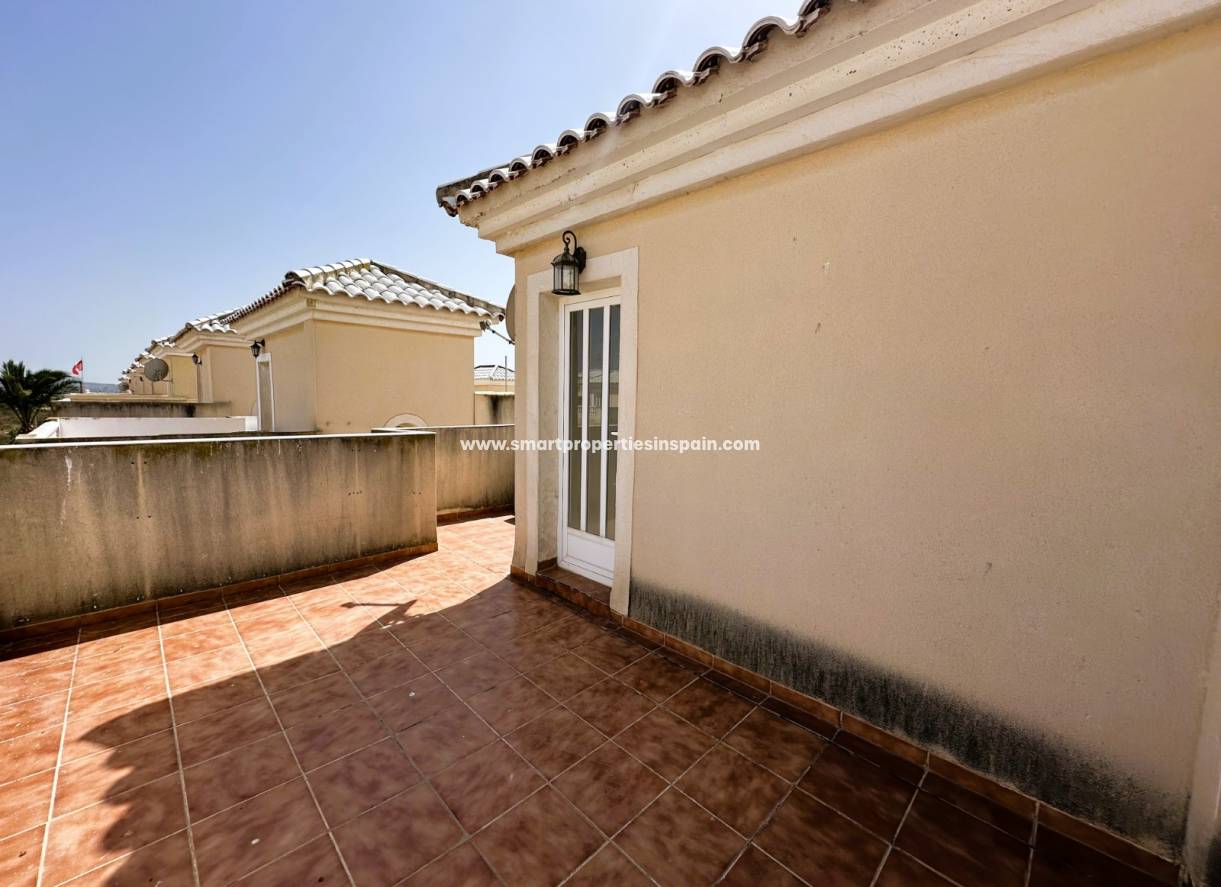 Reventa - Chalet Independiente - La Marina - Urbanización La Marina