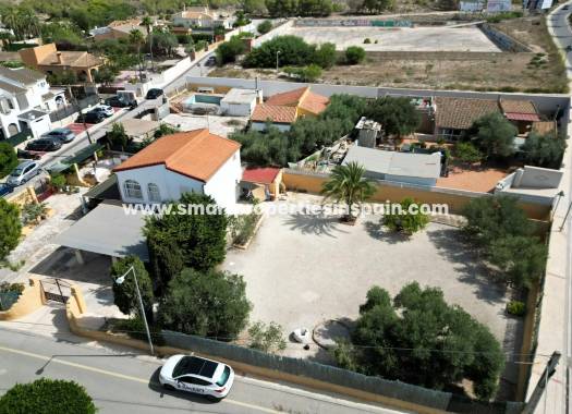 Reventa - Chalet Independiente - La Marina - Urbanización La Marina