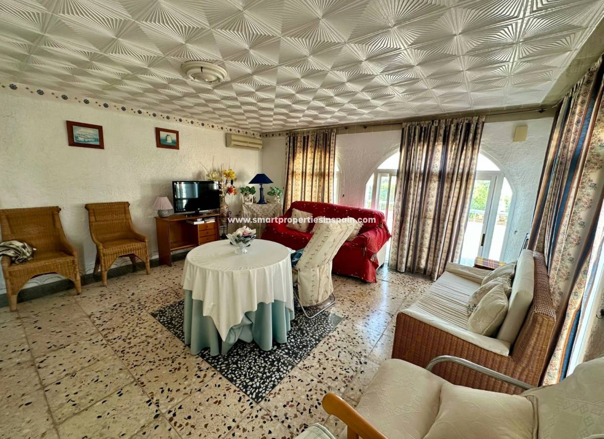 Reventa - Chalet Independiente - La Marina - Urbanización La Marina