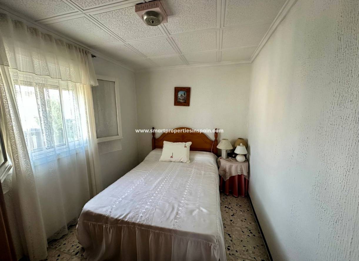Reventa - Chalet Independiente - La Marina - Urbanización La Marina