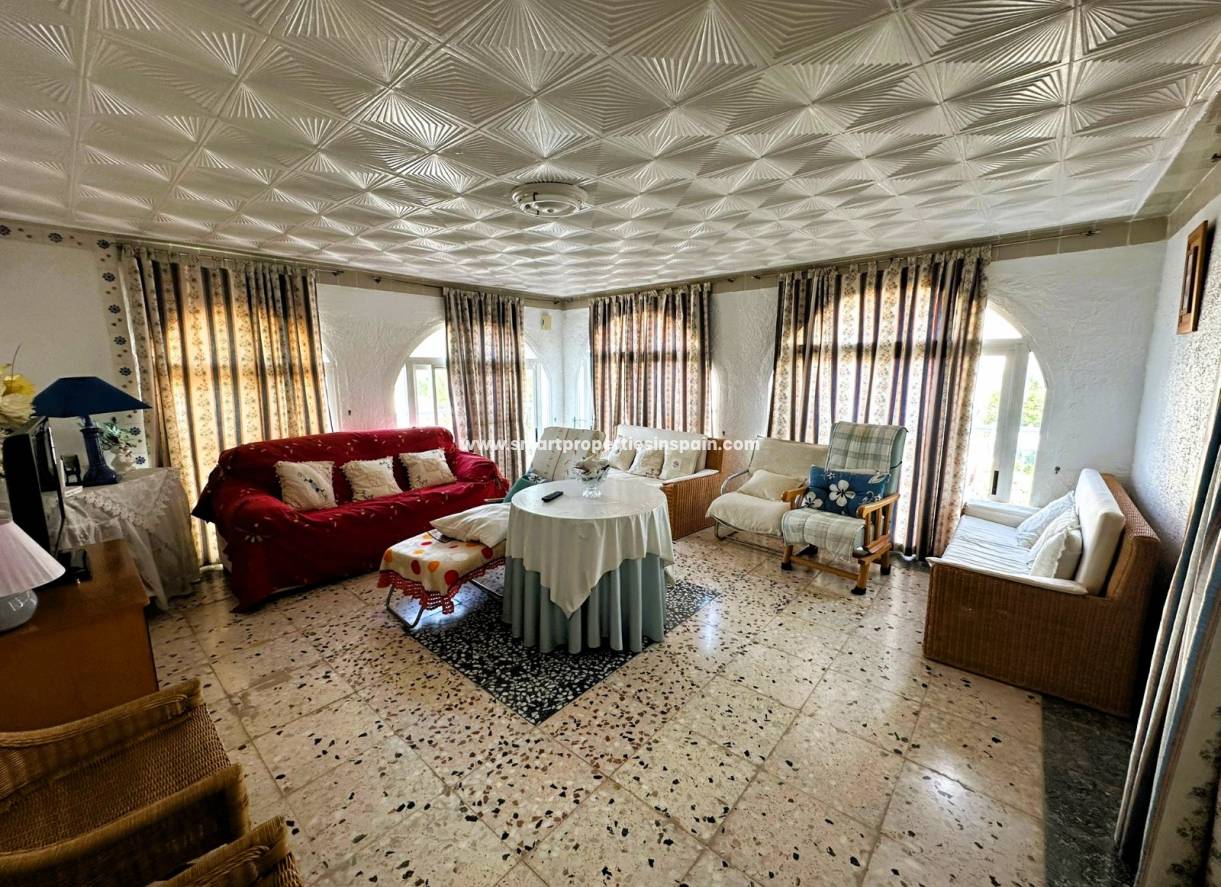 Reventa - Chalet Independiente - La Marina - Urbanización La Marina